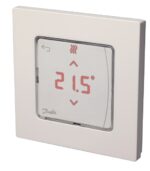 Icon2™ įleidžiamas į sieną patalpos termostatas su ekranu 24V, temp. ribos 5-35 °C